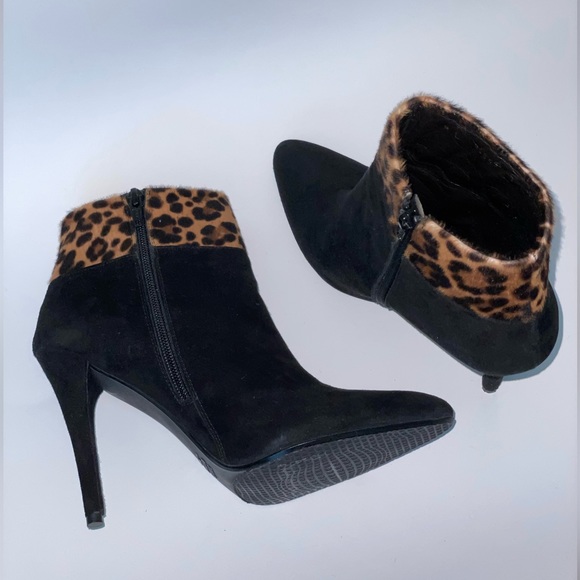 Stuart Weitzman heel booties, real animal skin cuff (dyed cheetah), suede lower - Picture 4 of 11